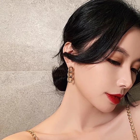 NEW Chunky Gold Chain Link Earrings - Picture 6 of 8